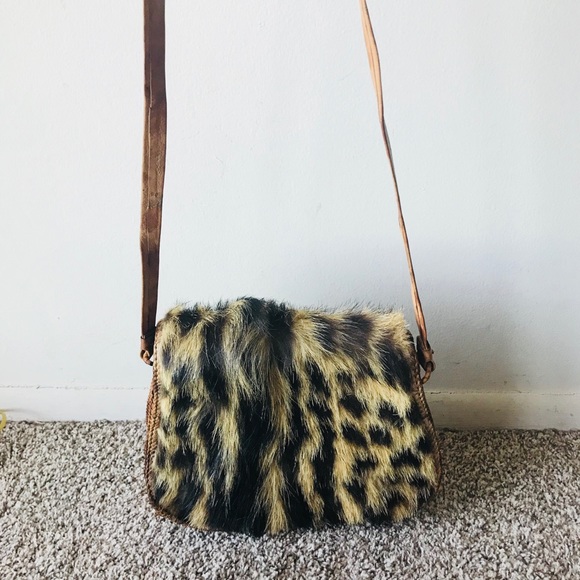 Made Hand Crossbody Bag - Picture 3 of 8